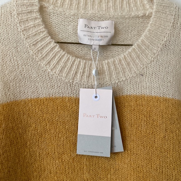 Part two bell sleeve sweater - Picture 2 of 7